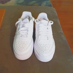 Size 6 Nike Court Vision Lo NN